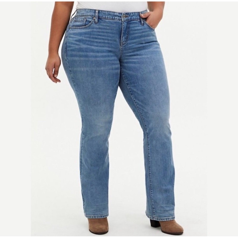 Torrid Mid-Rise Slim Bootcut Jeans Medium‎ Wash Blue Denim 12 x 32 High Rise